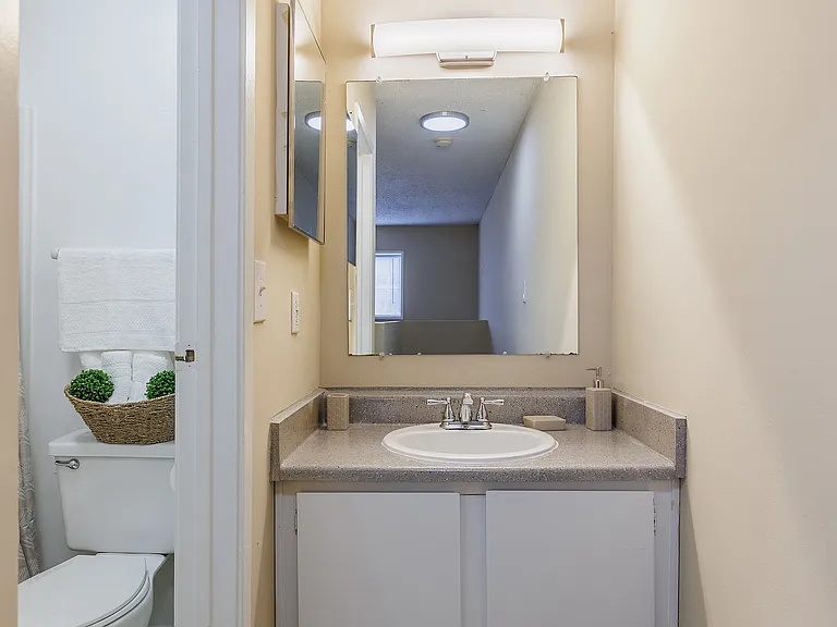 ReNew on Ridgewood Apartments — Photo 33