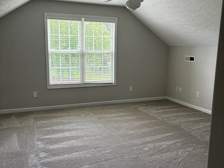 121 Mulberry Cir — Photo 22