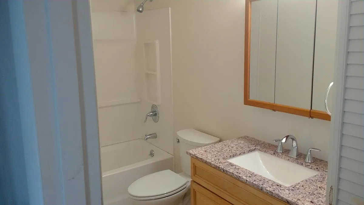 1 bed, 900 sqft, $1,600 — Photo 1