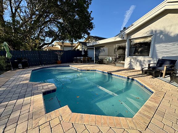 2nd image of 575 Lakeside Cir