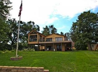 10706 Green Lake Trl, Chisago City, MN 55013
