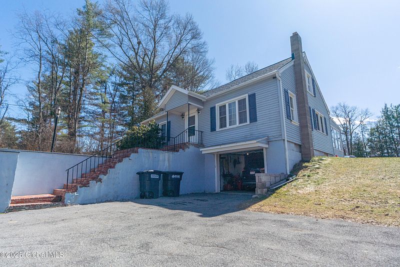 3rd image of 240 Cronin Road