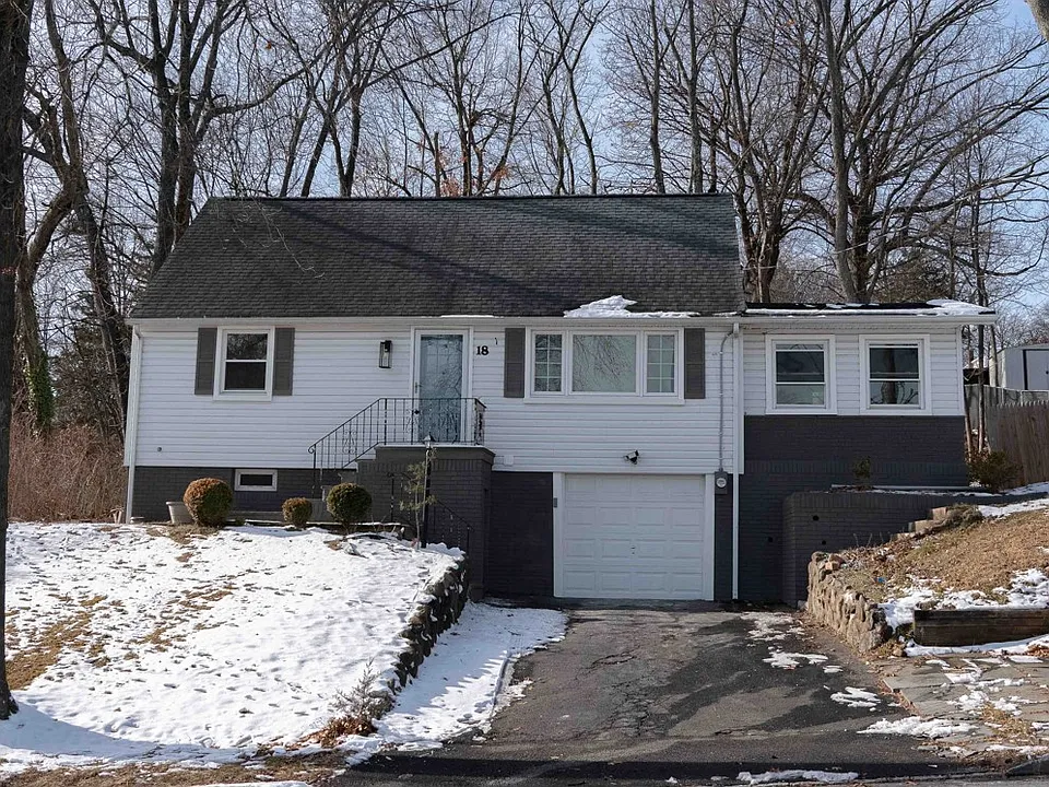 18 Lorelei Rd
