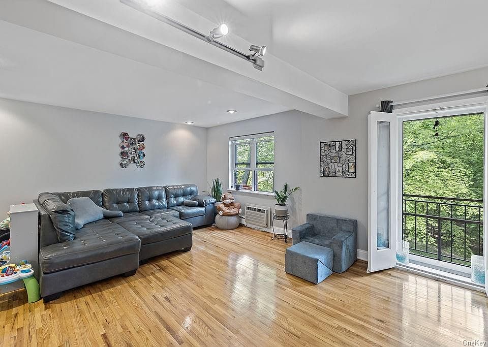 1st image of 673 Pelham Rd APT E16