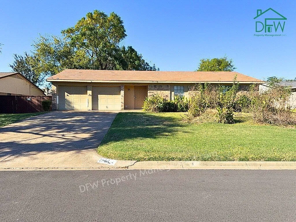 1613 Edge Hill Rd in Fort Worth, TX 76126 — Photo 1