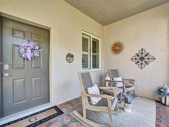 3rd image of 1265 Chenille Cir