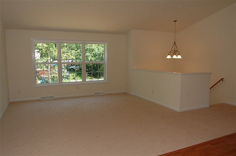 4th image of 6 CLIFF Avenue