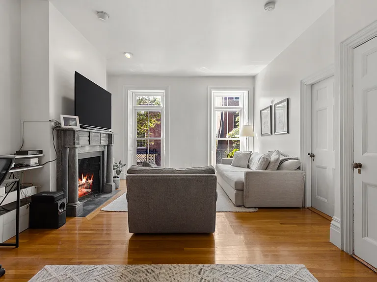 13 Harvard St #2 — Photo 2