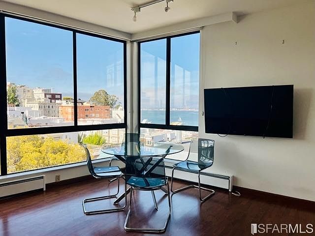 1st image of 445 Vallejo St Penthouse 2