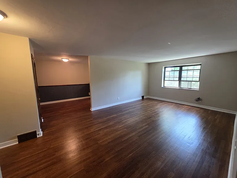 201 E Swissvale Ave #8 — Photo 2