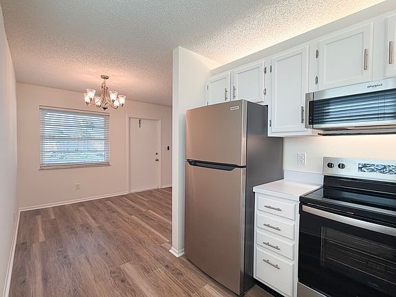 5th image of 99 Spring Lake Dr APT 205