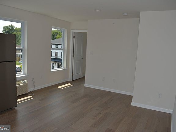 4th image of 7631 Ridge Ave #3