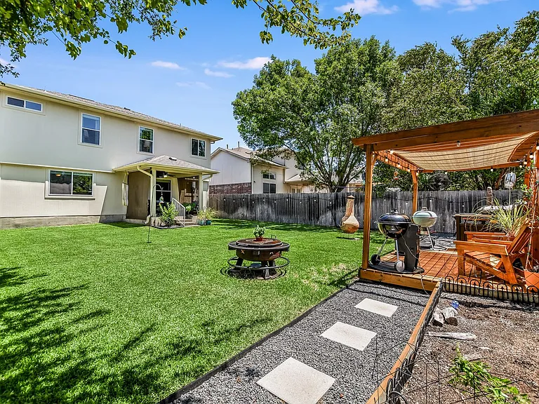 1021 Doras Dr — Photo 16