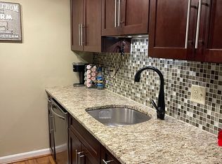 807 Franklin Crossing Rd, Franklin, MA 02038