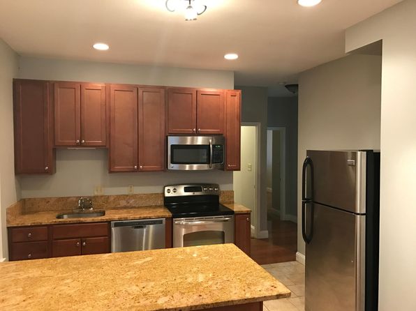 461 Laurel St Floor 1