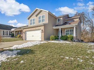 1235 Castle Green Dr, Waterloo, IL 62298