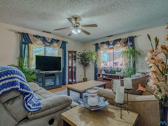 4th image of 2305 Mills Dr