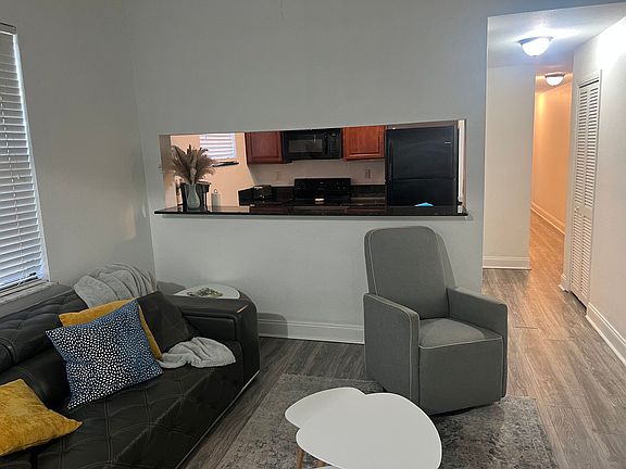 3rd image of 203 S Westland Ave APT 3
