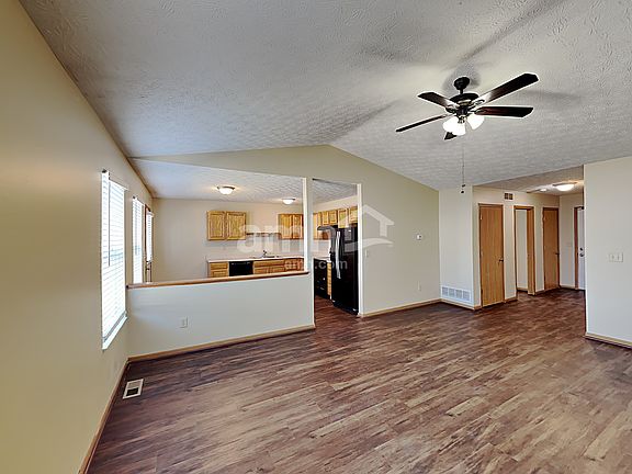 4th image of 7884 Fairfax Loop Dr