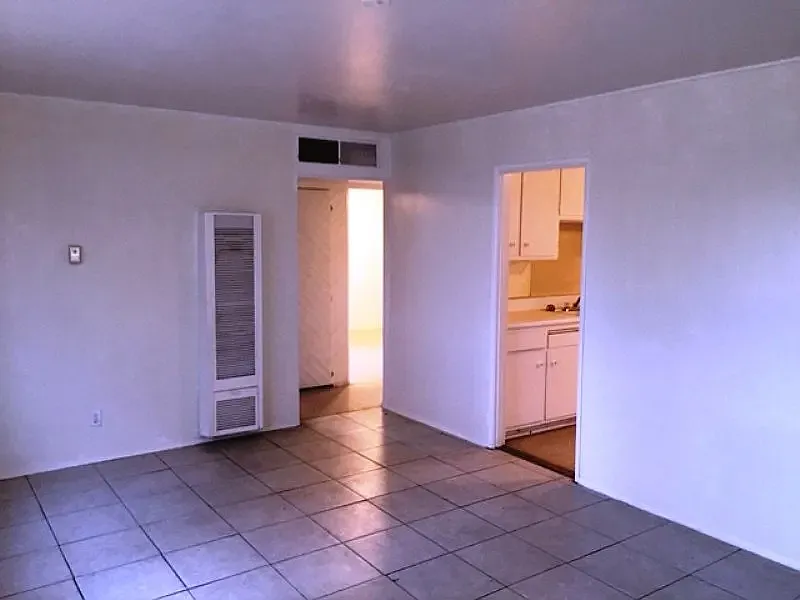 4 bed, 1000 sqft, $1,795 — Photo 3