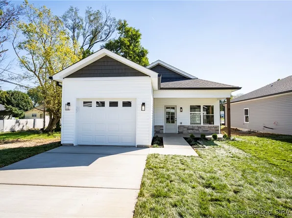 8 Cedargrove Lane, Jeffersonville, IN 47130