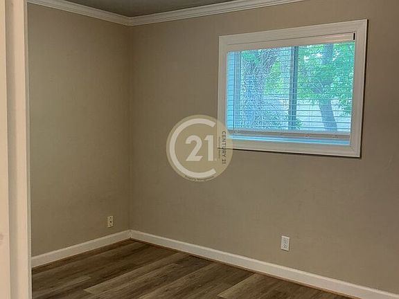 4th image of 318 W 36th St APT 6
