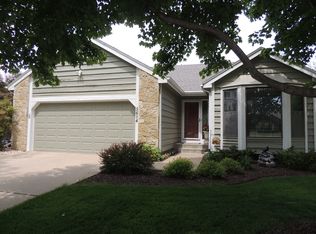 5614 SW Timberlake Ct, Topeka, KS 66614