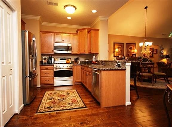 5th image of 7151 Liberty Grand Dr #13