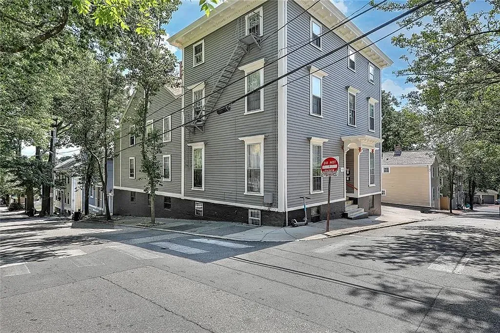 Building Photo - 17 Thayer St #2