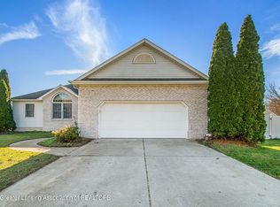 702 E Knight St, Eaton Rapids, MI 48827