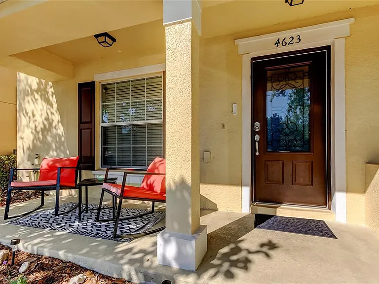 4623 Chatterton Way — Photo 2