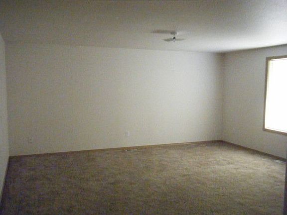 4th image of 1620 Bountiful Ave
