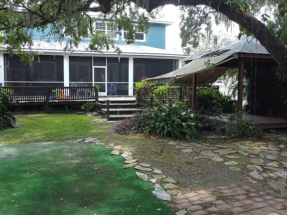 3rd image of 11949 Riverhills Dr