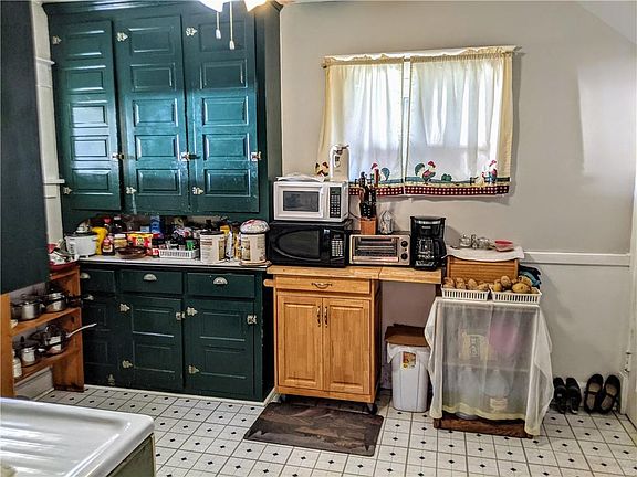 4th image of 1005 Brown Ave
