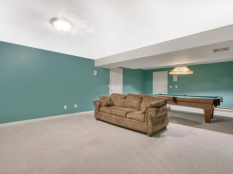 9 Mayflower Ln — Photo 42