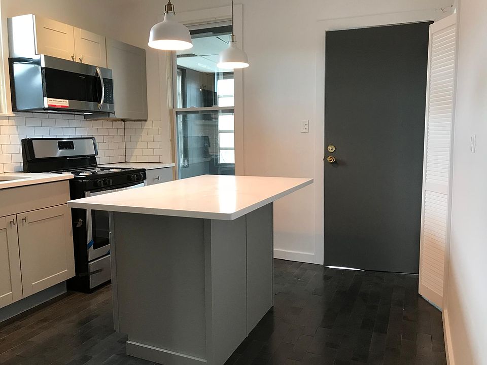 1st image of 2919 W Belmont Ave #2