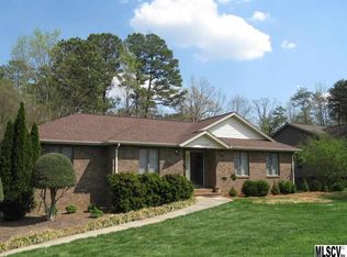 2916 8th Street Ct NE, Hickory, NC 28601