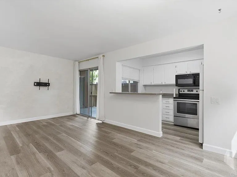 7980 Mission Center Ct #F — Photo 3