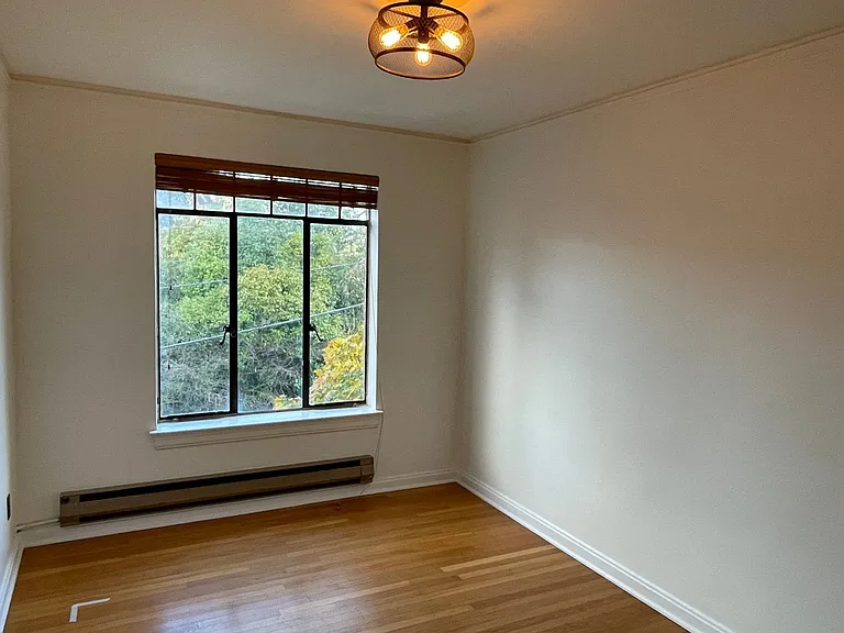 3121 Franklin Ave E #23 — Photo 2