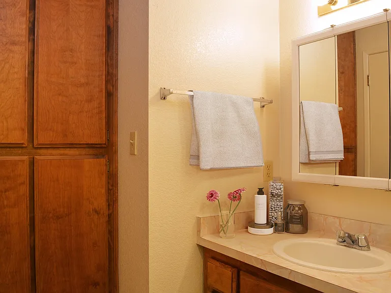 Panorama Pines Apartments — Photo 23