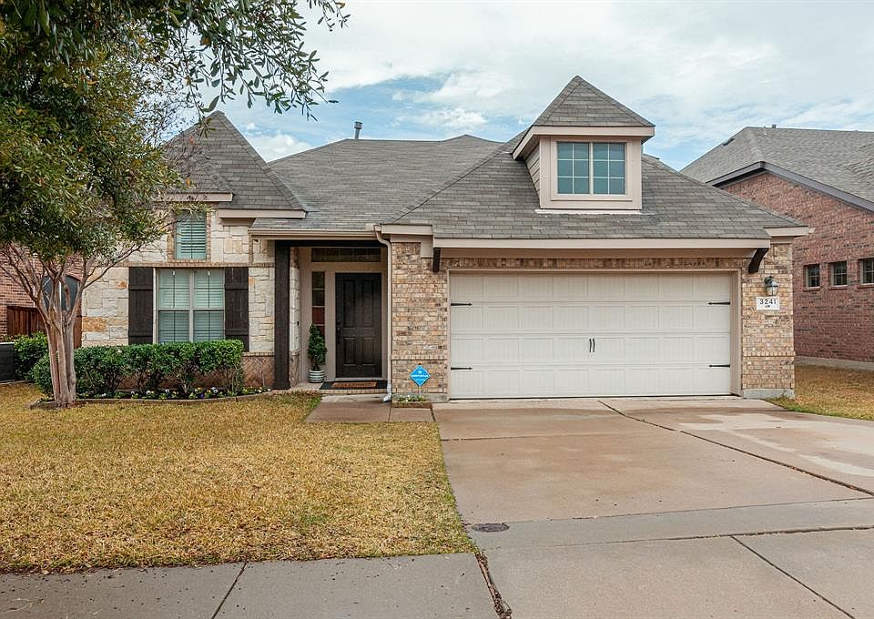 1st image of 3241 Gidran Dr