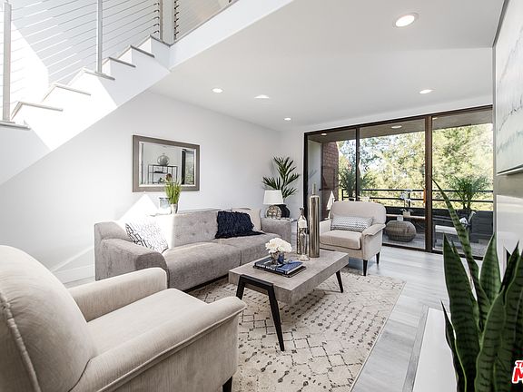 3rd image of 4702 Park Encino Ln Unit 326