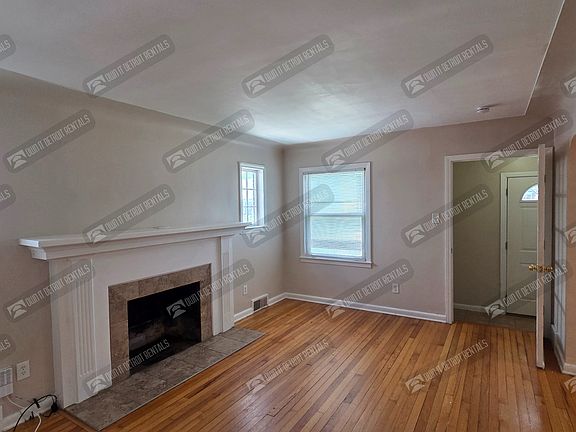 4th image of 20252 Roscommon St