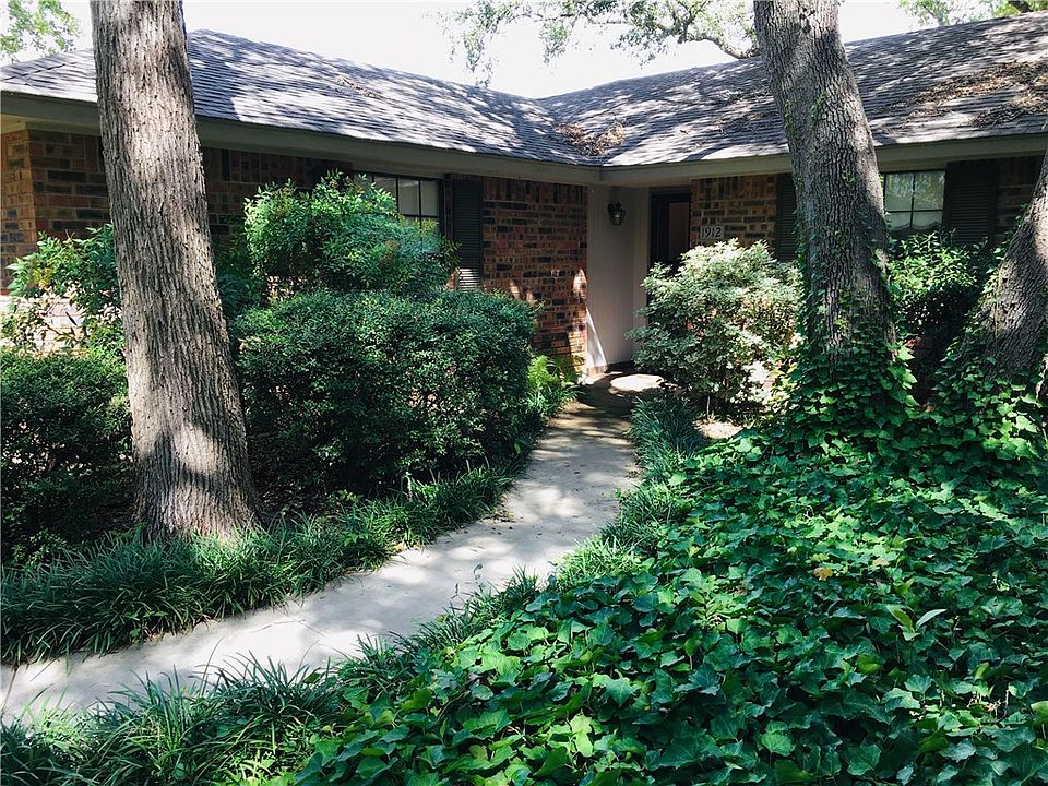 1st image of 1912 S West Dr