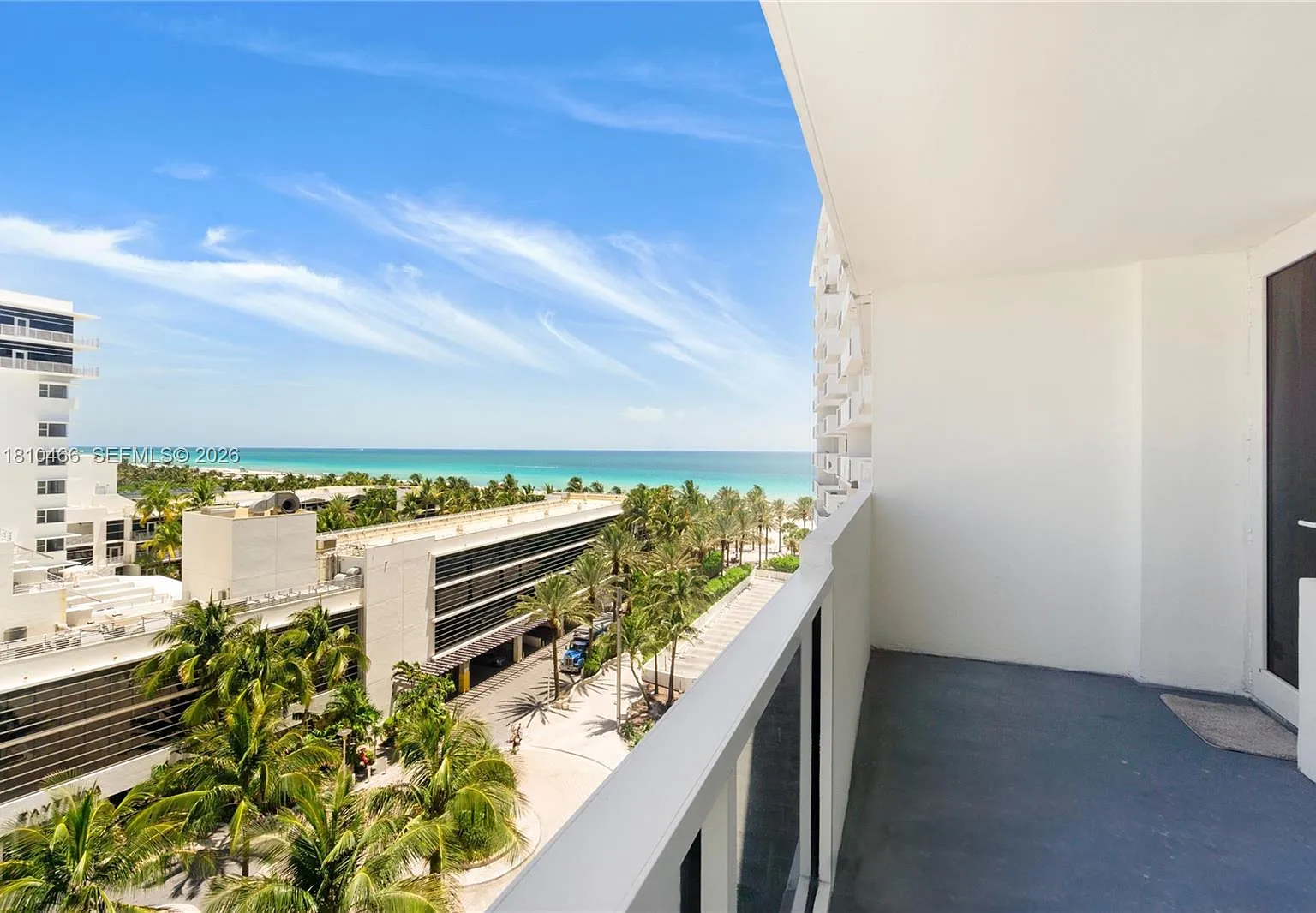 The Decoplage Condo — Photo 1