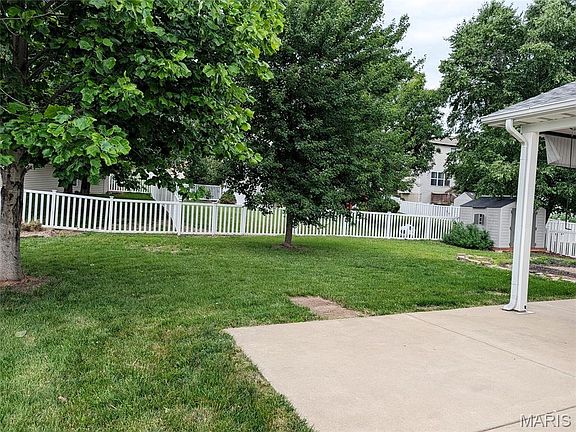2nd image of 905 Lands End Cir