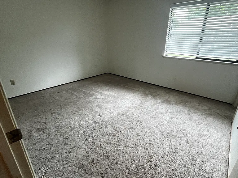 Bedroom #1 (Main) w/ closet & private bathroom