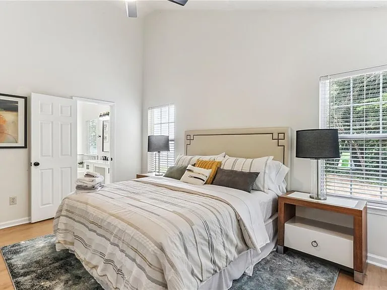 859 Springchase Dr — Photo 14