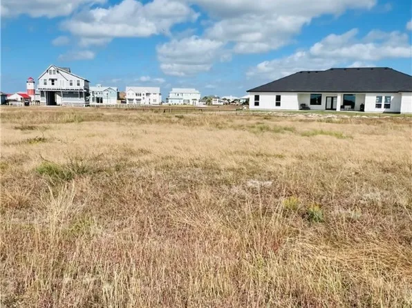 1365 Cape Velero Dr, Rockport, TX 78382