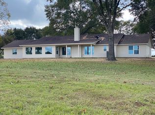5039 Shunka Rd, New Ulm, TX 78950